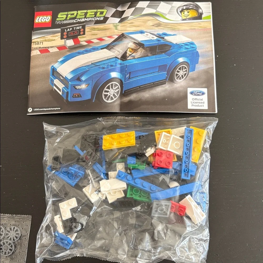 LEGO Speed Champions Ford Mustang GT - Blue and White - Picture 3 of 9